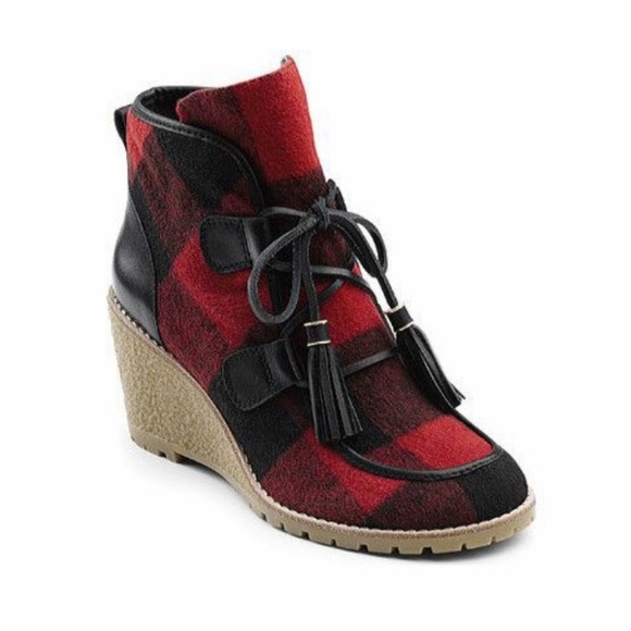 G.H. Bass & Co. Shoes - G. H. Bass & Co. Plaid Wedge Ankle Boots - Red and Black! 💥